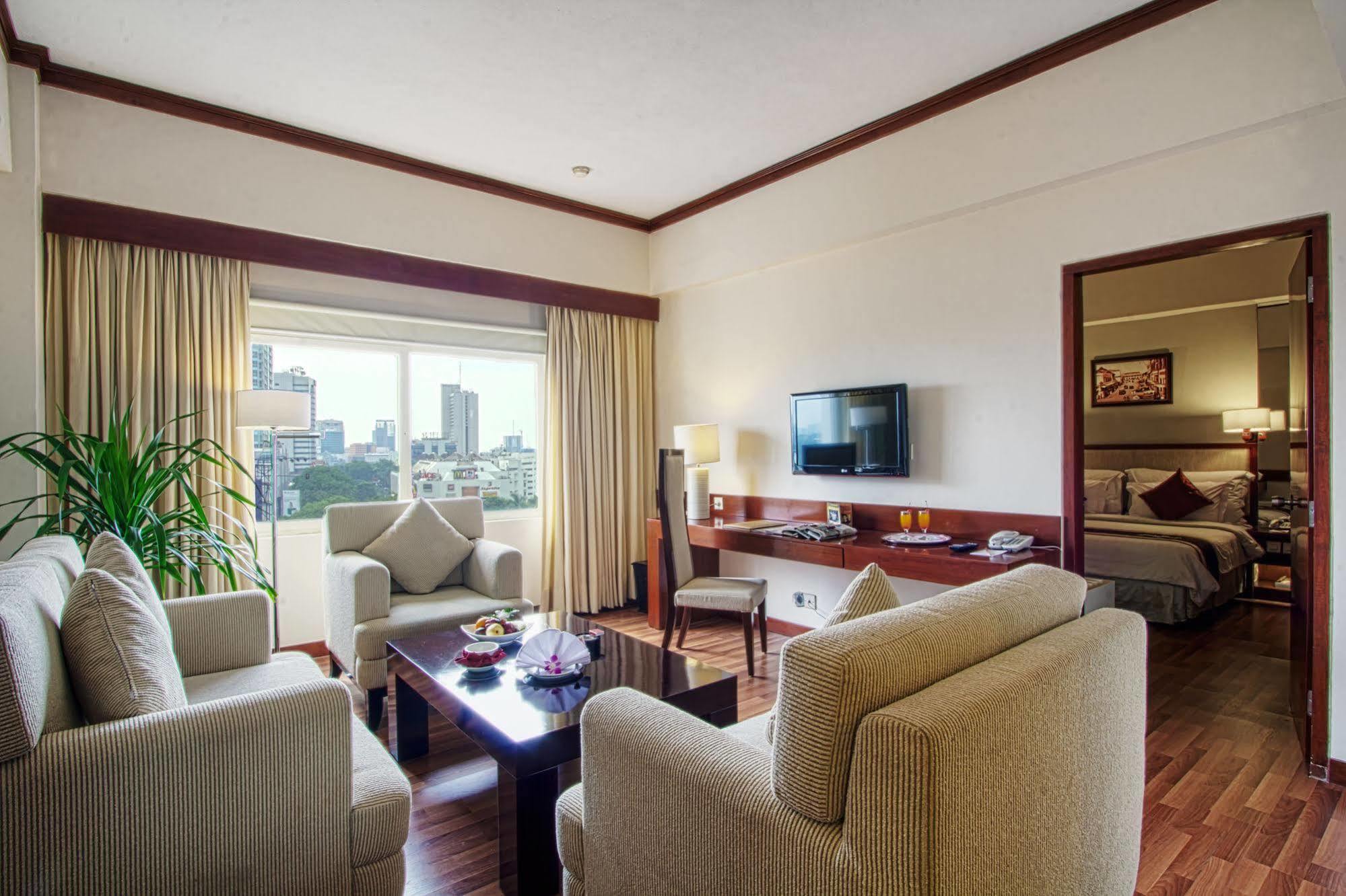 Hotel Sahid Surabaya Exterior photo